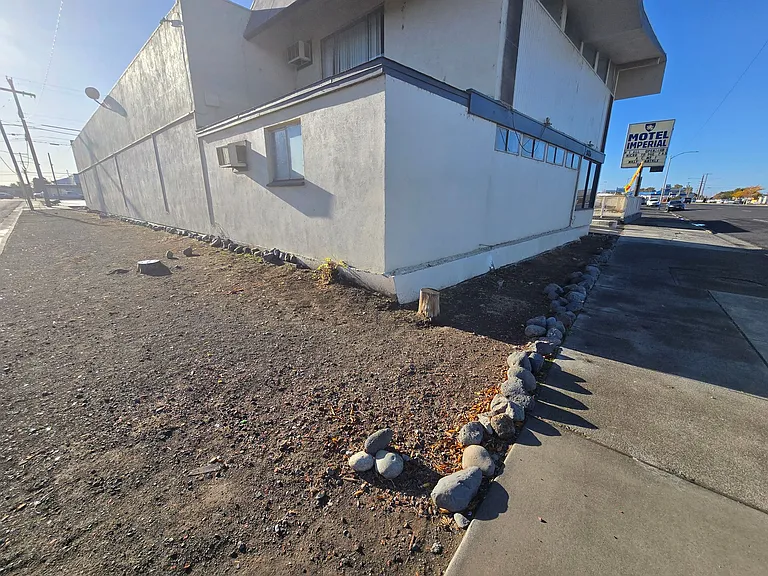 905 W Broadway Ave — Photo 9