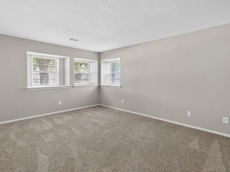 2027 Ottawa Ln — Photo 13