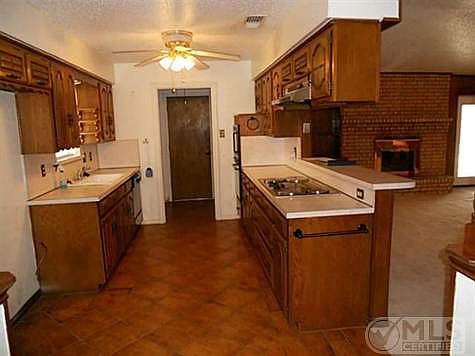 2nd image of 532 Buckingham Pl