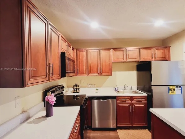 4740 NW 10th Ct APT 210, Plantation, FL 33313