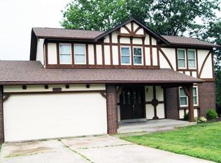 2825 Country Club Rd, Saint Charles, MO 63303