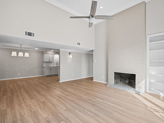 2nd image of 2302 Slide Rd