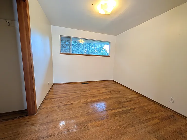 16003 5th Ave NE #1 — Photo 18
