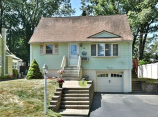 4 Terrace Ave, Suffern, NY 10901