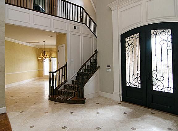 3rd image of 3901 Wood Lake Dr