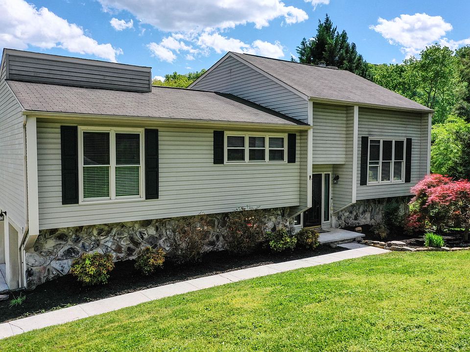 1st image of 608 Greenwood Dr