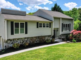 608 Greenwood Dr, Clinton, TN 37716