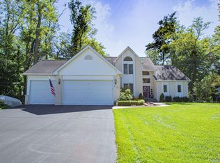 2133 Lakeshore Dr, Commerce Township, MI 48382