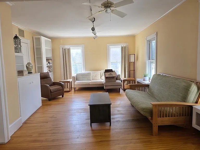 122 Oak St #3 — Photo 2