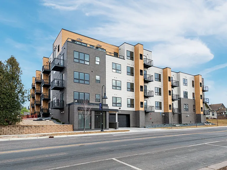 The Uptown Apartments — Photo 7