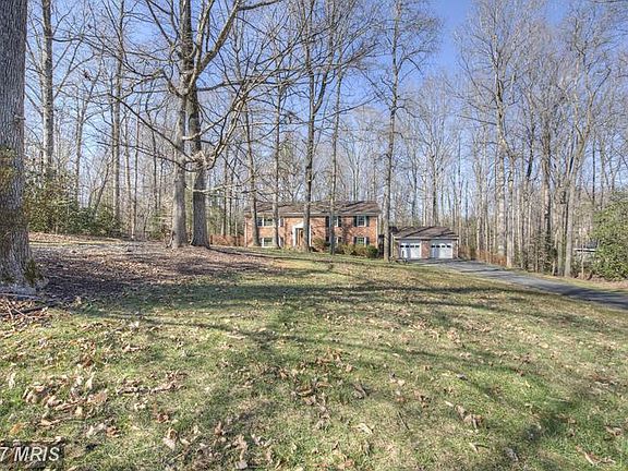2nd image of 124 Barnswallow Ln