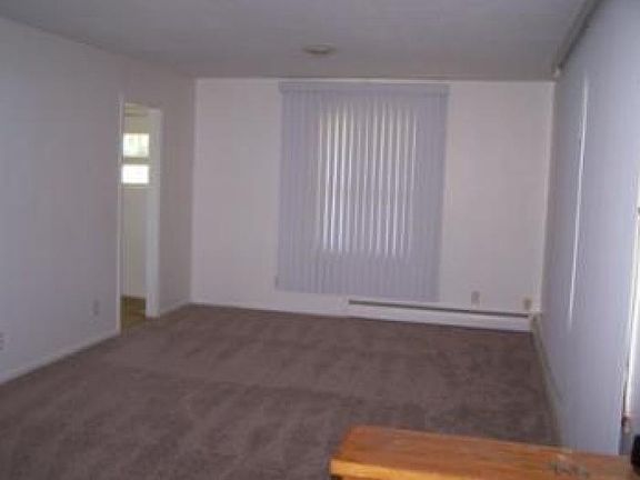4th image of 401 Linden St N