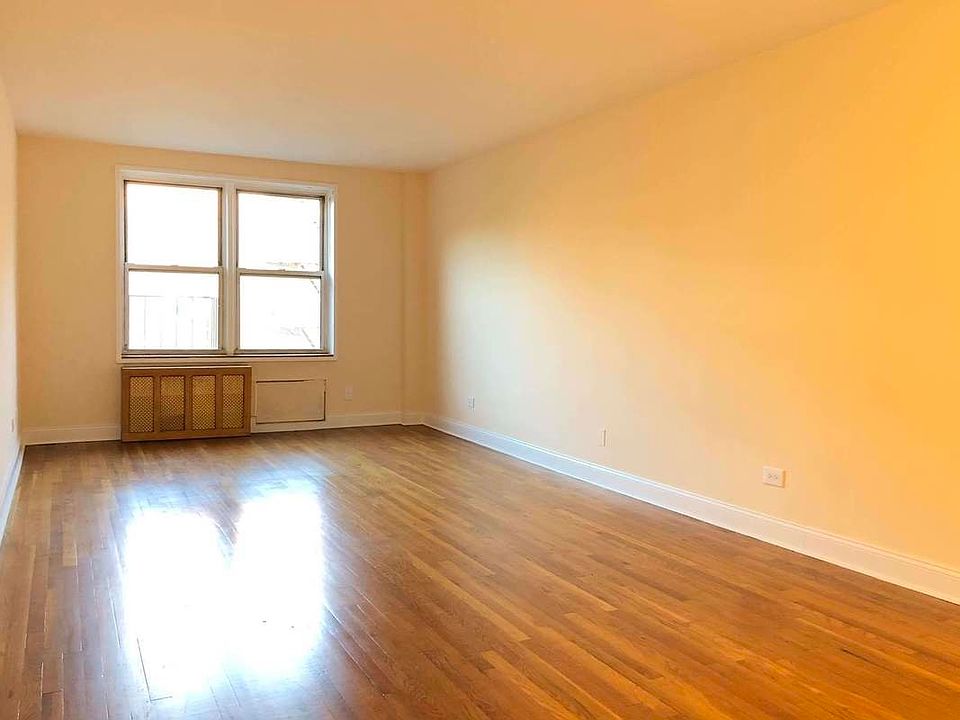 1st image of 142-10 Roosevelt Ave #11