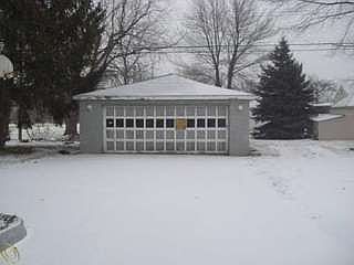 2nd image of 34869 W Jefferson Ave