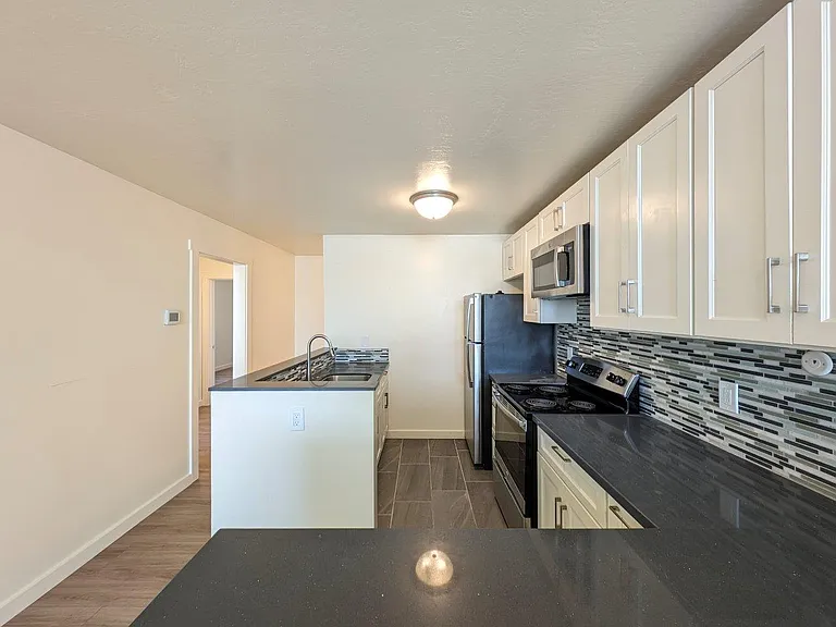 2607 Ellsworth Street — Photo 34