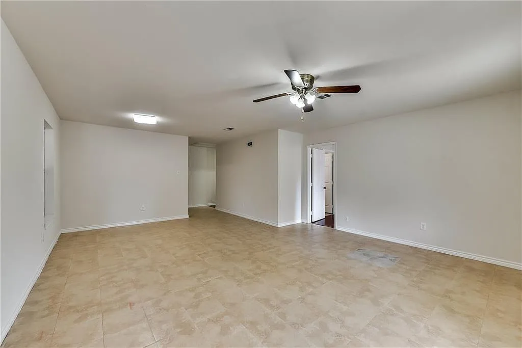 4 bed, 1505 sqft, $2,500 — Photo 4