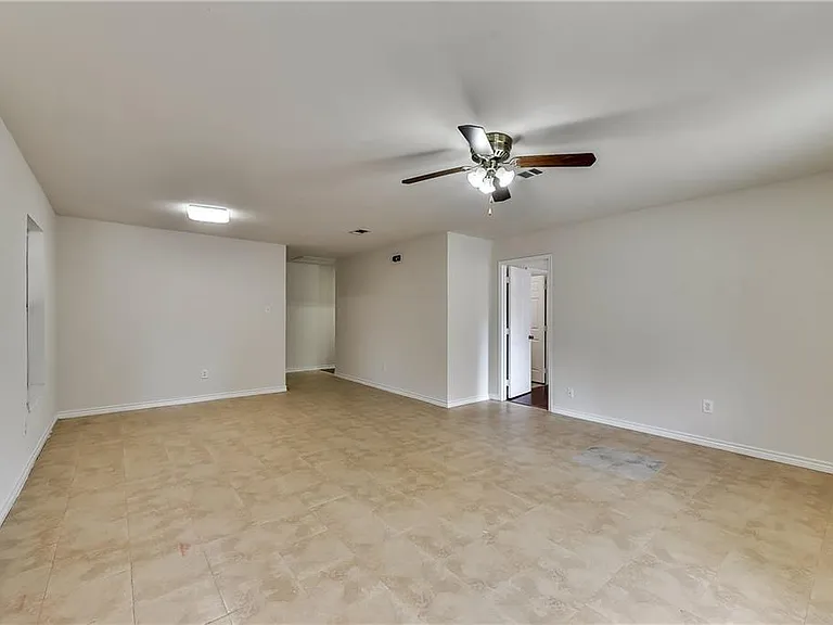 4530 Afton St — Photo 4