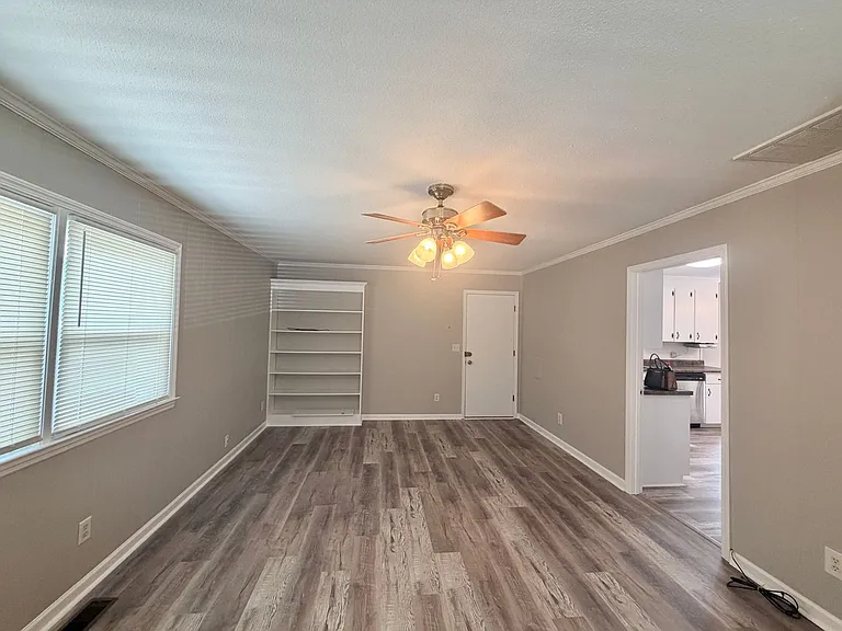 3201 Chalmers Dr — Photo 21