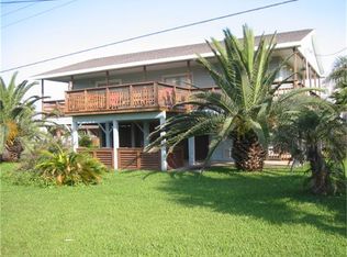 16615 Edward Teach Rd, Jamaica Beach, TX 77554