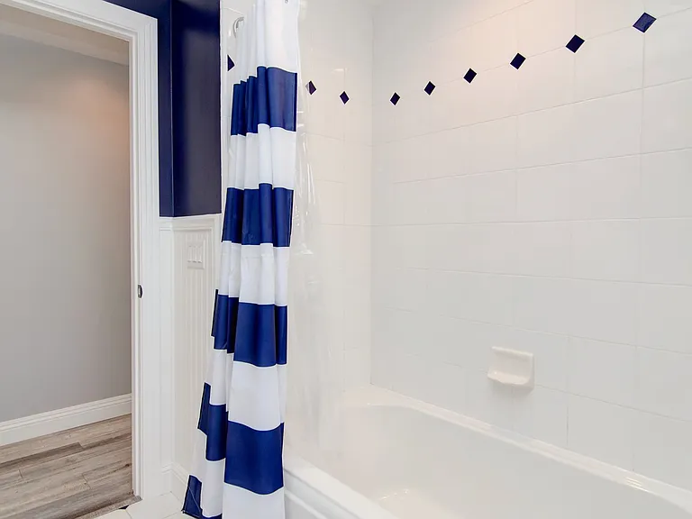 980 Presidio Dr — Photo 10