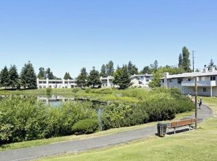 Fountain Lake Townhomes, Auburn, WA 98001