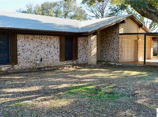 1007 Virginia St, Edna, TX 77957