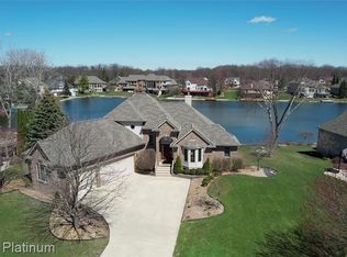 490 Berry Patch Ln, White Lake, MI