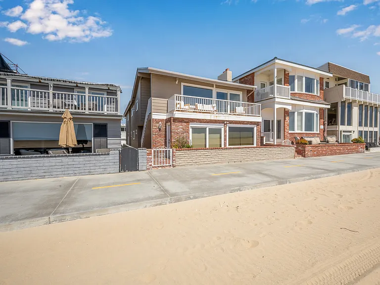 1706 W Oceanfront — Photo 3