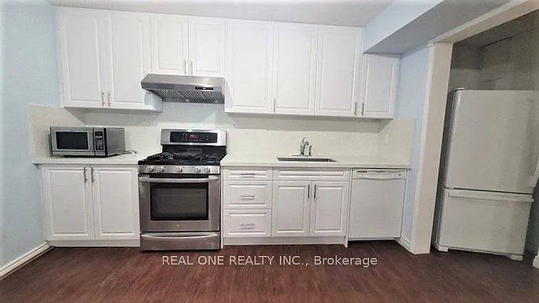4181 Trapper Cres #LOWER — Photo 3