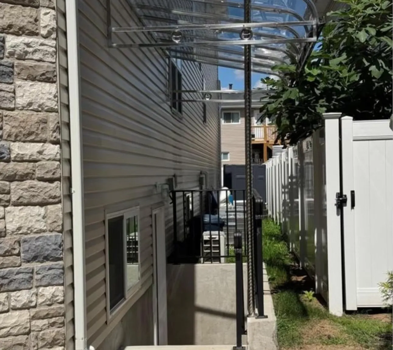 2 bed, 750 sqft, $2,200 — Photo 1