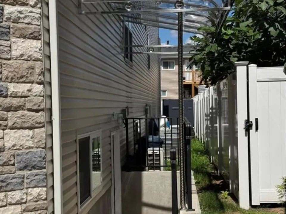 135 Sommer Ave #1