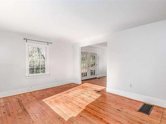 4th image of 2344 Ripplewater Dr SE