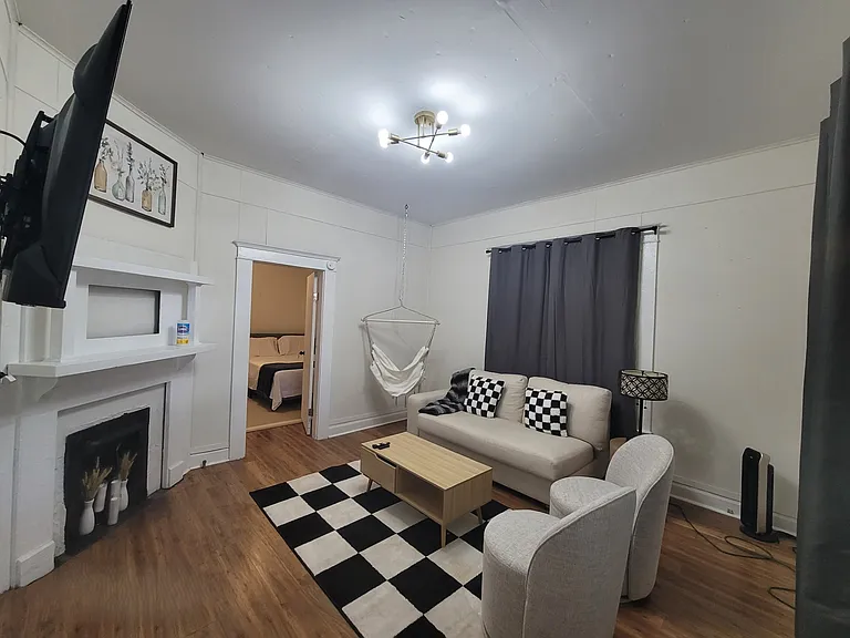 426 W King St #A — Photo 5