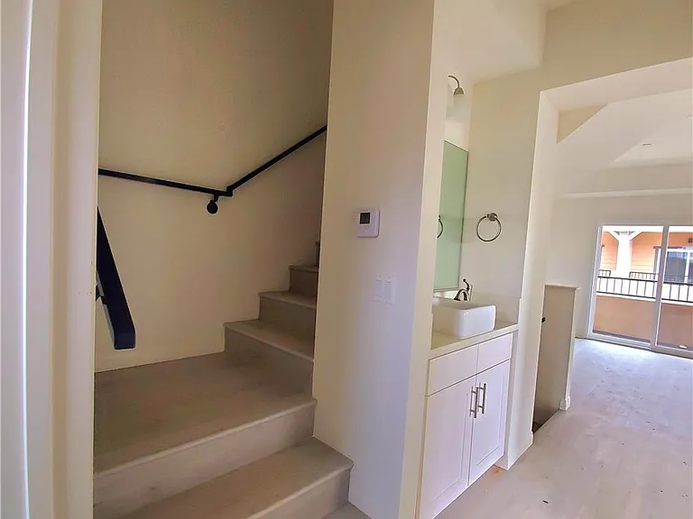 10341 Western Ave — Photo 9