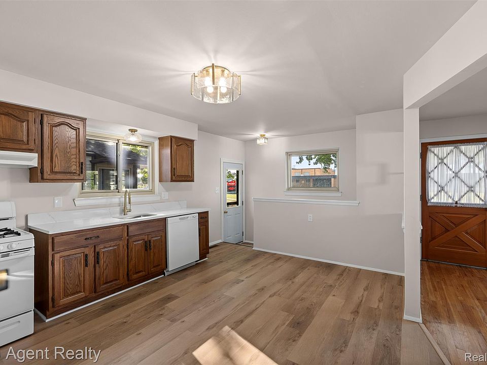 18535 Marquette St, photo 10