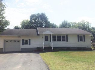 8 Meadow Rd, Hudson Falls, NY 12839