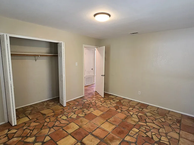 418 Verne St — Photo 13