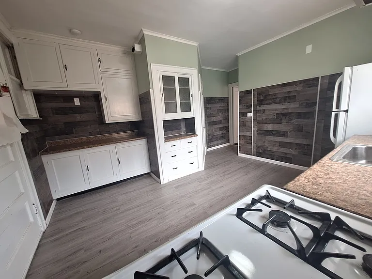 8720 S Loomis St — Photo 12