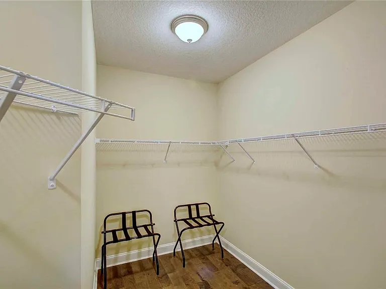 205 Mariners Cir — Photo 26