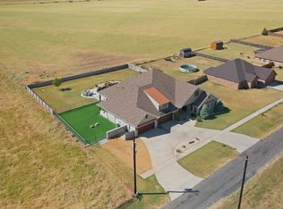 568 Crow Rd, Whitesboro, TX 76273
