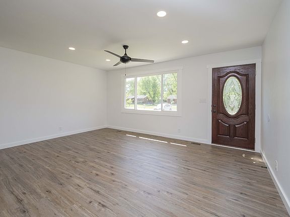 4th image of 1807 Wren St