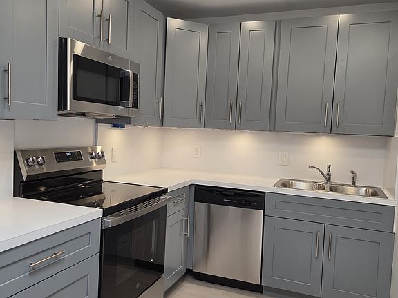 5th image of 3337 NE 33rd St APT A