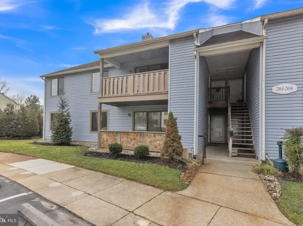 705 The Woods, Cherry Hill, NJ 08003