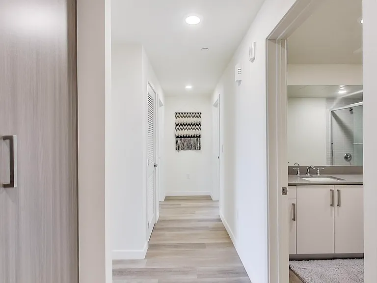 11616 Burbank Blvd #Penthouse 2 — Photo 27