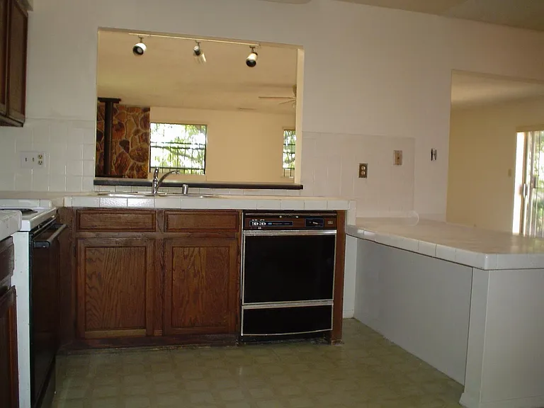 7204 Avenida La Costa NE — Photo 13