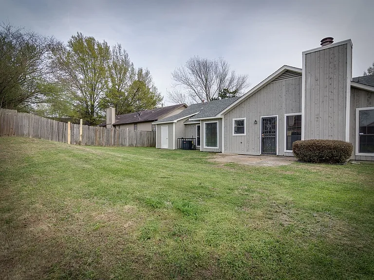 6562 Lake Valley Dr — Photo 4