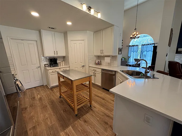 17800 Kilkenny Dr — Photo 6