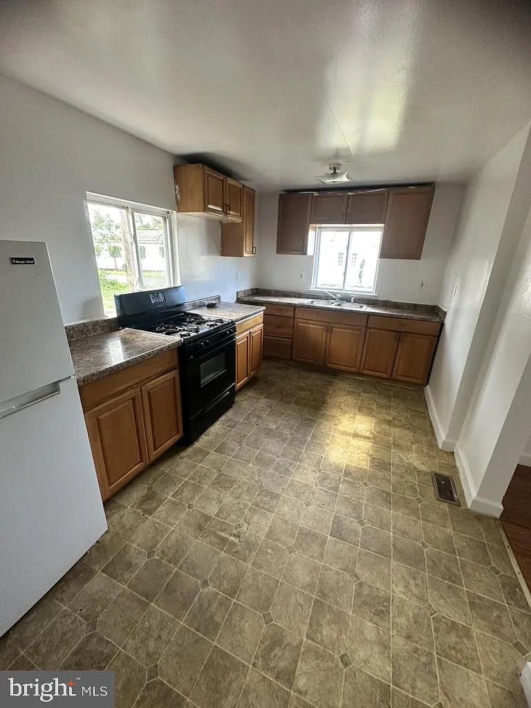 2 bed, 2.0 bath, 1056 sqft, $1,800 — Photo 2