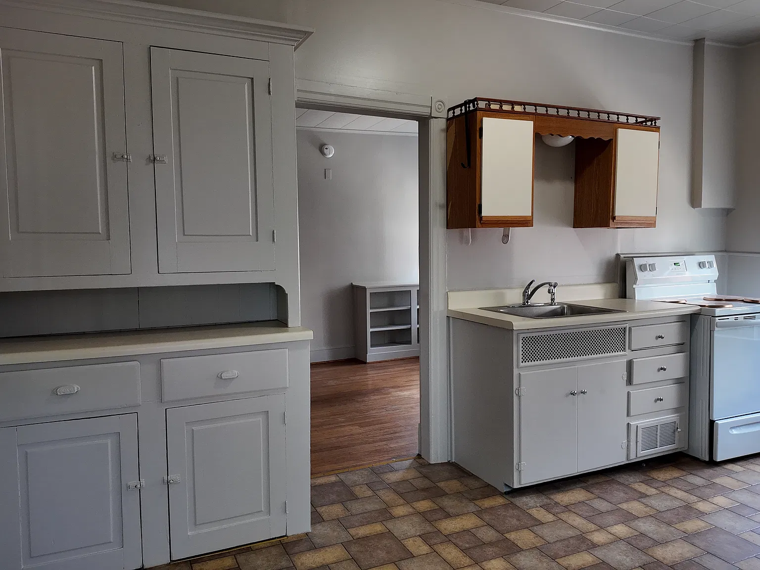 1 bed, $1,050 — Photo 3