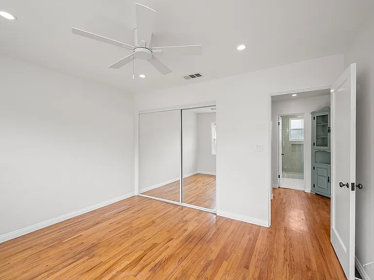 7170 Hybeth Dr — Photo 17